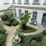 Hidden Gem With Terrace On The Andrassy Fashion Road